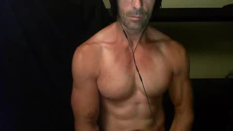 Snapshot of monsterdildos chatting on 01.11.25 monsterdildos online show from 01.11.25