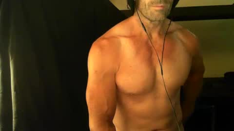 Snapshot of monsterdildos chatting on 01.17.25 monsterdildos online show from 01.17.25