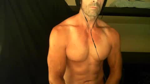 Snapshot of monsterdildos chatting on 01.25.25 monsterdildos online show from 01.25.25