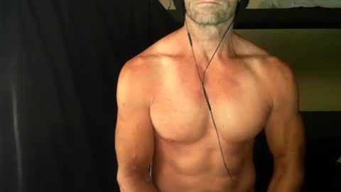 Snapshot of monsterdildos chatting on 01.26.25 monsterdildos online show from 01.26.25