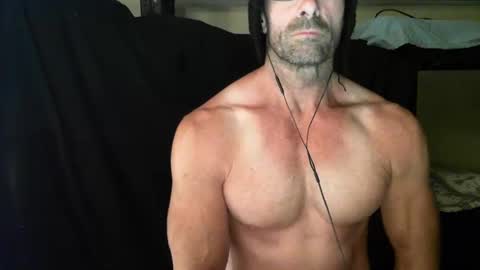 Snapshot of monsterdildos chatting on 03.01.25 monsterdildos online show from 03.01.25