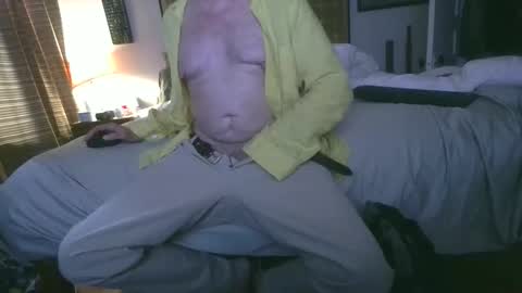 Snapshot of montrealpig chatting on 06.02.26 pervy guy online show from 06.02.26