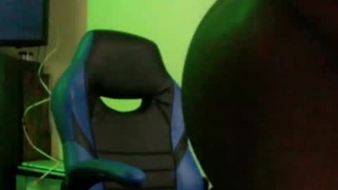 Snapshot of montydxxx2 chatting on 10.30.25 montydxxx2 online show from 10.30.25