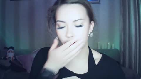 Snapshot of moodiemira chatting on 02.25.26 moodiemira online show from 02.25.26