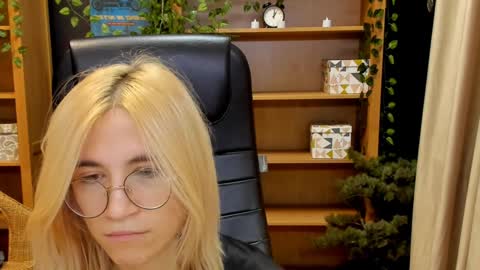 Katrin online show from 12.26.24