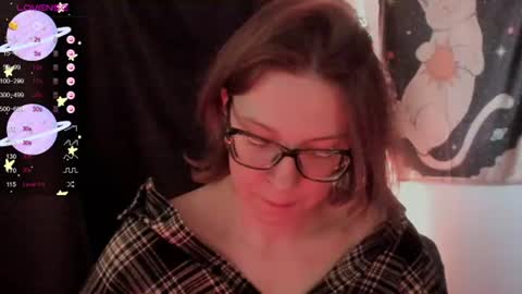Snapshot of moon__girl chatting on 07.23.26 Roxy online show from 07.23.26