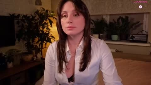 Snapshot of moon_deity chatting on 11.09.25 Luna online show from 11.09.25