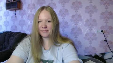 Snapshot of moon_linght000 chatting on 06.05.26 moon_linght000 online show from 06.05.26