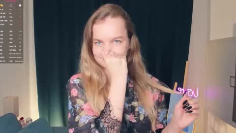 Snapshot of moon_puzzles chatting on 02.08.26 moon_puzzles online show from 02.08.26