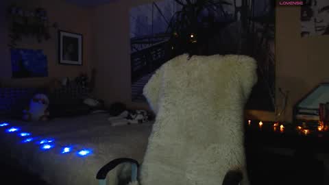 Snapshot of moon_sugar_ chatting on 11.13.25 Keira online show from 11.13.25