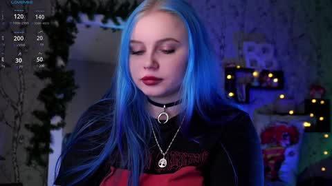 Snapshot of moon_valkyriie chatting on 12.28.24 Emilia online show from 12.28.24