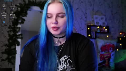 Snapshot of moon_valkyriie chatting on 01.20.25 Emilia online show from 01.20.25