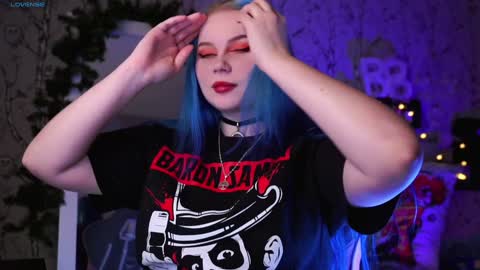 Snapshot of moon_valkyriie chatting on 01.27.25 Emilia online show from 01.27.25