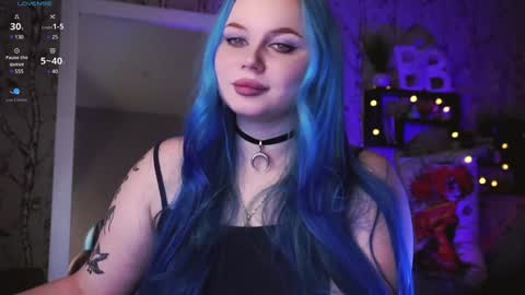 Snapshot of moon_valkyriie chatting on 02.03.25 Emilia online show from 02.03.25