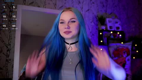 Snapshot of moon_valkyriie chatting on 02.05.25 Emilia online show from 02.05.25