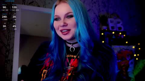 Snapshot of moon_valkyriie chatting on 02.07.25 Emilia online show from 02.07.25