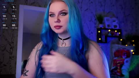 Snapshot of moon_valkyriie chatting on 02.08.25 Emilia online show from 02.08.25