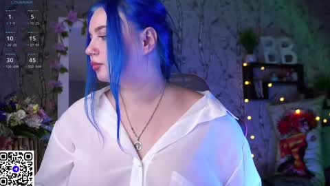 Snapshot of moon_valkyriie chatting on 03.08.25 Emilia online show from 03.08.25