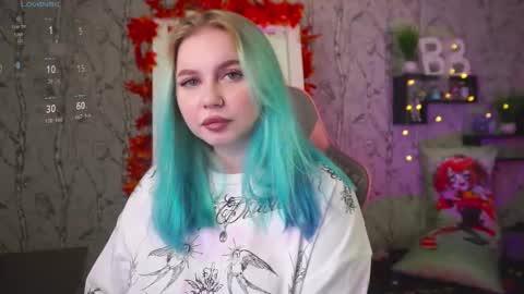 Snapshot of moon_valkyriie chatting on 10.02.25 Emilia online show from 10.02.25