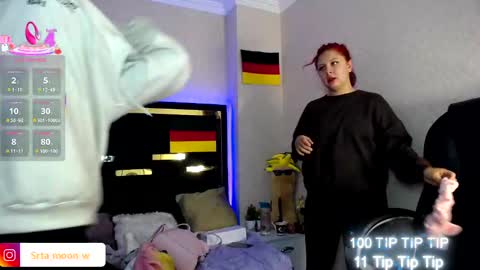 Snapshot of moon_water__ chatting on 10.04.25 Moon Water online show from 10.04.25