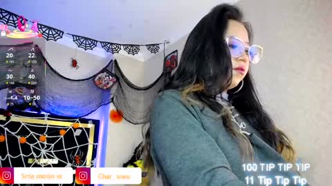 Snapshot of moon_water__ chatting on 10.06.25 Moon Water online show from 10.06.25