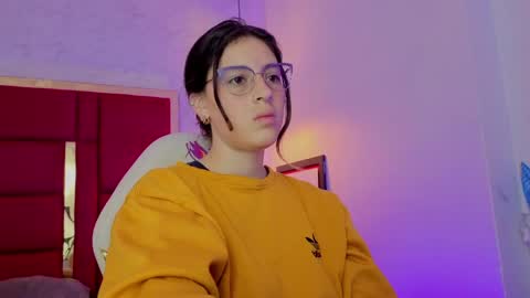 Snapshot of moon_winy chatting on 04.23.26 Winy online show from 04.23.26