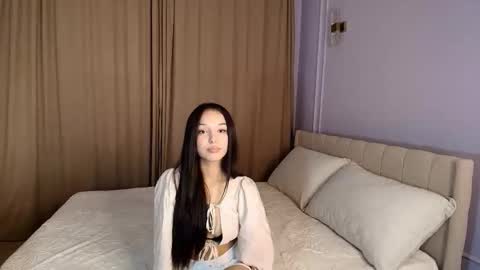 Mia online show from 11.20.25