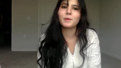 Snapshot of mooniminx chatting on 11.18.25 mooni minx online show from 11.18.25