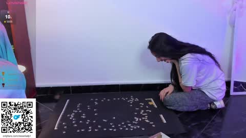 MOON  online show from 02.01.25