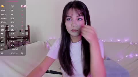 Snapshot of moonlight8_ chatting on 09.29.25 LANA online show from 09.29.25