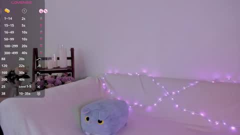 Snapshot of moonlight8_ chatting on 09.30.25 LANA online show from 09.30.25