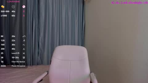 Snapshot of moonlight8_ chatting on 11.01.25 LANA online show from 11.01.25