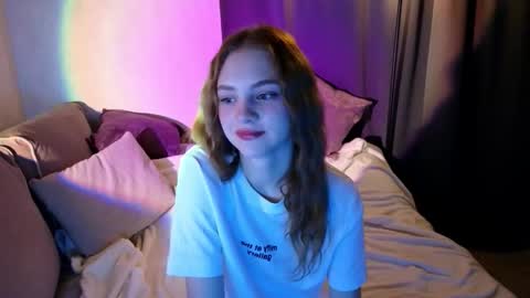 Snapshot of moonlightmaya chatting on 10.16.25 Maya online show from 10.16.25