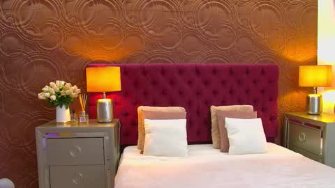 moonligt_iris online show from 11.18.25