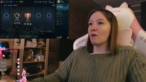 Snapshot of moonlish_siren chatting on 11.09.25 Katrin online show from 11.09.25