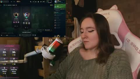 Snapshot of moonlish_siren chatting on 04.29.26 Katrin online show from 04.29.26