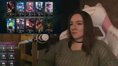 Snapshot of moonlish_siren chatting on 05.19.26 Katrin online show from 05.19.26