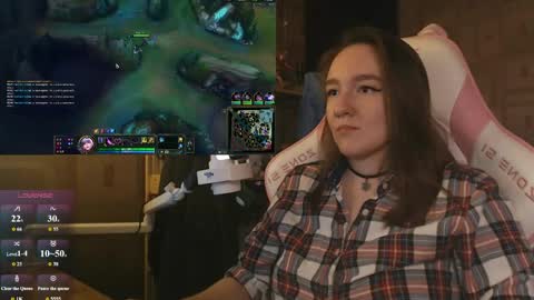 Snapshot of moonlish_siren chatting on 06.09.26 Katrin online show from 06.09.26
