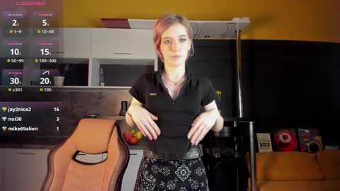 Snapshot of moonlitasuna chatting on 09.12.25 Asuna online show from 09.12.25