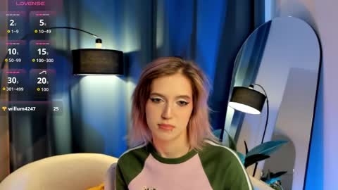 Snapshot of moonlitasuna chatting on 09.13.25 Asuna online show from 09.13.25