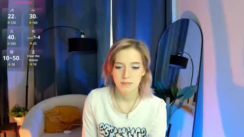 Snapshot of moonlitasuna chatting on 09.14.25 Asuna online show from 09.14.25