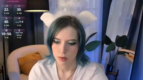 Snapshot of moonlitasuna chatting on 09.18.25 Asuna online show from 09.18.25