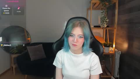 Snapshot of moonlitasuna chatting on 09.20.25 Asuna online show from 09.20.25