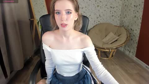 Snapshot of moonlitasuna chatting on 11.09.25 Asuna online show from 11.09.25