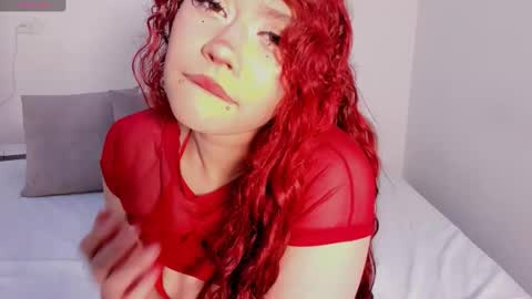 Snapshot of moonlover_2 chatting on 11.19.25 Kitty online show from 11.19.25