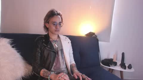 Snapshot of moonn_fox chatting on 10.01.25 Moon online show from 10.01.25