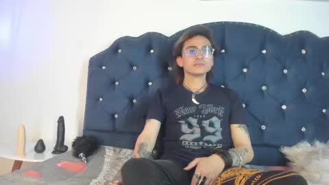 Snapshot of moonn_fox chatting on 10.04.25 Moon online show from 10.04.25