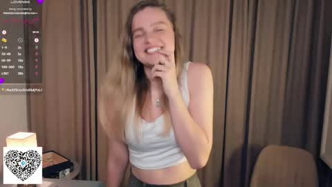 Snapshot of moonperedz chatting on 10.15.25 Eva online show from 10.15.25