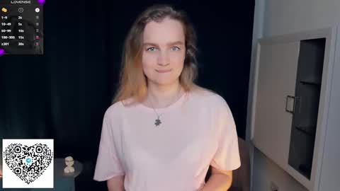 Snapshot of moonperedz chatting on 10.17.25 Eva online show from 10.17.25