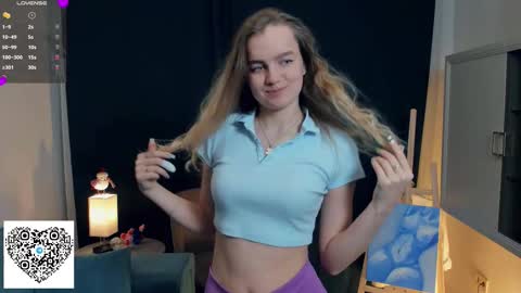 Snapshot of moonperedz chatting on 10.30.25 Eva online show from 10.30.25